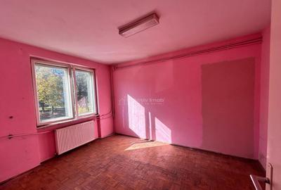 Apartament cu 3 camere semidecomandat în Central - 9