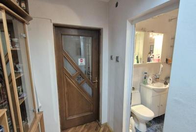 Apartament 2 camere, et.1, zona 8 Mai - 4