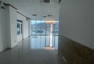 Spa?iu comercial de inchiriat central - 1