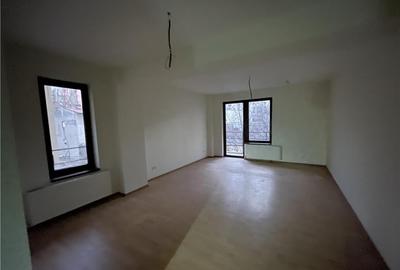 Piata Iancului,imobil S+P+2+M, suprafata 1000mp, 18 camere,parcare - 10