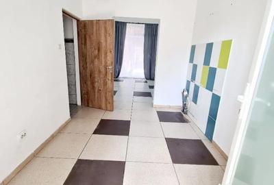 Spațiu comercial, de 110 mp, în Central - 8