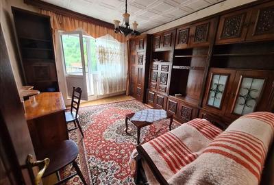 Casă cu 3 camere cu Teren 30 Mp în Schei - 2