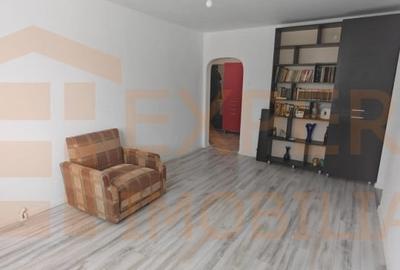 Apartament cu 3 camere circular în Far - 5
