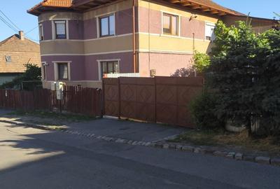 Casă cu 4 camere în Central - 8