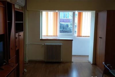 Garsonieră decomandată în Central - 3