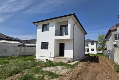 Casă cu 3 camere cu Canalizare în Glina - 13