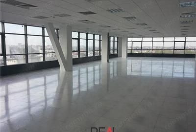 Spațiu comercial, în Eroii Revoluției - 4