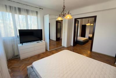 Apartament cu 3 camere decomandat, mobilat în Ștefan cel Mare