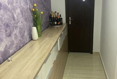 Apartament cu 3 camere decomandat în Central - 1