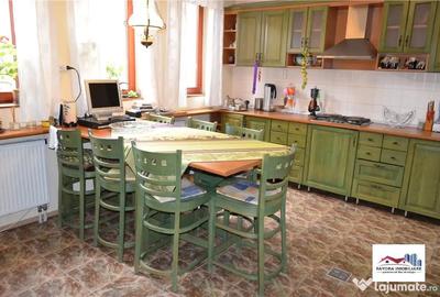 Casă cu 8 camere cu Teren 1000 Mp în Sângeorgiu de Mureș - 5