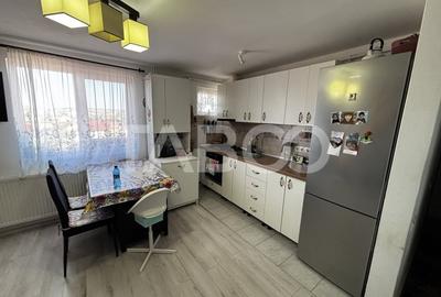 Apartament decomandat vanzare 2 camere 76 mp zona Tiglari - 1