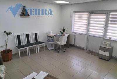 Spațiu comercial, de 25 mp, în Central - 3