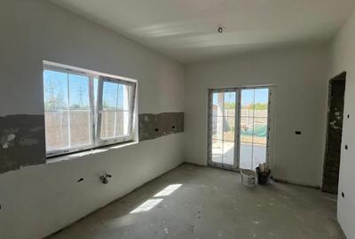 Duplex cu 4 camere cu Canalizare în Moșnița Nouă - 4