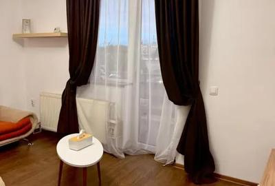 Apartament cu 2 camere decomandat în Tractorul
