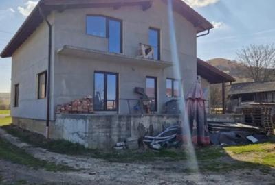 Casă cu 4 camere cu Teren 800 Mp în Central - 12