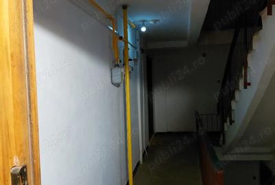 Apartament cu 3 camere decomandat în Traian - 1
