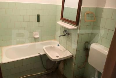 Apartament cu 3 camere semidecomandat în Micro 16 - 2