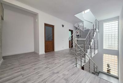 Casă individuală cu 6 camere cu Teren 302 Mp în Valu lui Traian - 8