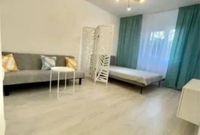 Garsoniera renovata decomandata, boiler, metrou la 3 minute, zona Crangasi
