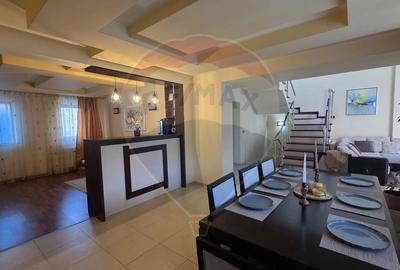 Casă cu 7 camere cu Teren 1371 Mp în Nord-Est - 21