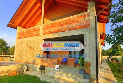 Casă cu 10 camere cu Teren 560 Mp în Clinceni