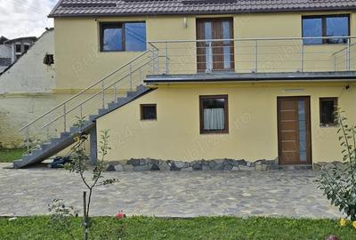 Casa renovata 2024 cu 2 apartamente incalzire in pardoseala - 1