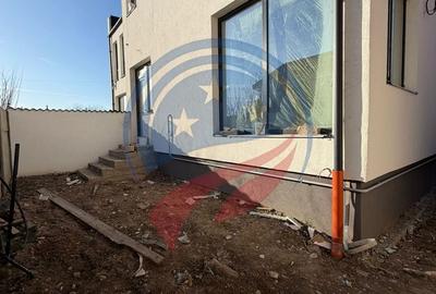 Casă individuală cu 4 camere cu Canalizare în Bariera Vâlcii - 1