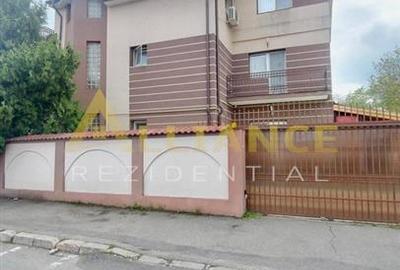 Casă cu 7 camere cu Canalizare în Apărătorii Patriei - 19