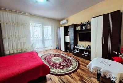 Garsonieră decomandată, mobilată în Poarta 6 - 4