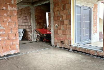 Casă cu 4 camere cu Teren 900 Mp în Uriu - 3