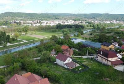 Casă cu 3 camere cu Teren 700 Mp în Central - 11