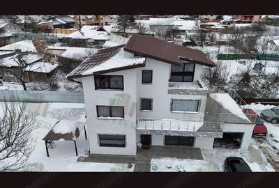 Casă cu 5 camere cu Teren 490 Mp în Central