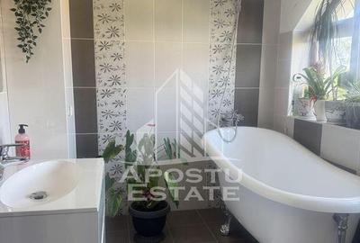 Casă cu 5 camere cu Teren 550 Mp în Ghiroda