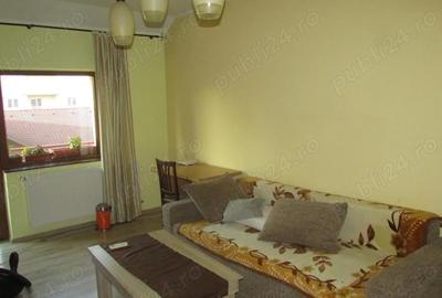 Apartament cu 3 camere decomandat în Zăvoi - 2