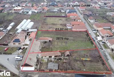 Casă cu 5 camere cu Teren 4319 Mp în Central - 1