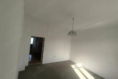 Vand garsoniera cu dependinte (baie,bucatarie),suprafata utila 32 mp -negociabil - 3