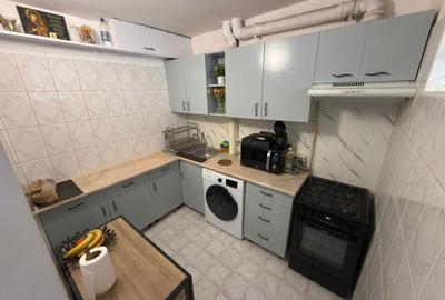 Apartament cu 2 camere decomandat în Eroii Revoluției