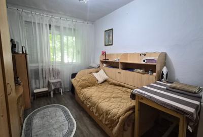 Garsonieră semidecomandată în CET - 10