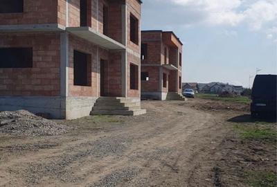 Casă cu 3 camere în Burdujeni
