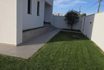 Casă cu 3 camere cu Teren 282 Mp în Lazu