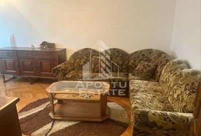 Apartament cu 3 camere decomandat, mobilat în Lipovei