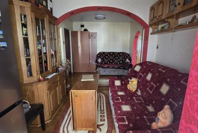 De vanzare Apartament 2 camere decomandat.Etaj 4 4 | 50,48 mp utili +3,34 mp balcon | Targu Jiu - 1