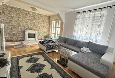 Casă individuală cu 9 camere cu Canalizare în Sânmartin - 1