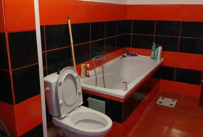 Casă cu 4 camere cu Teren 220 Mp în Central