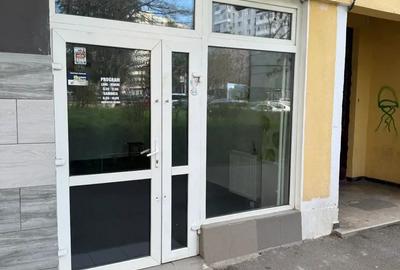Vand spatiu comercial republicii - 2