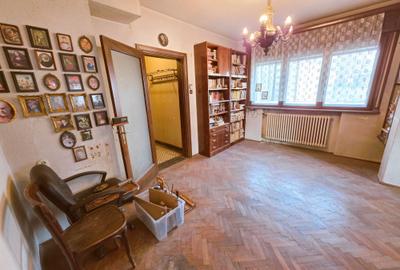 Caderea Bastiliei, apt. 2 camere, etaj 1, balcon,50mp, pe lista de U 3 - 22