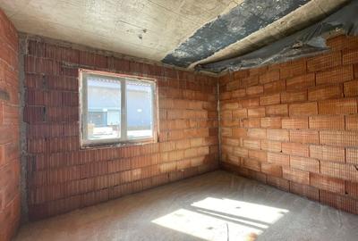 Duplex cu 3 camere cu Canalizare în Moșnița Nouă - 4