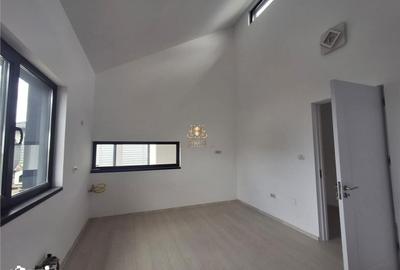 Casă cu 4 camere cu Teren 600 Mp în Bucium - 3