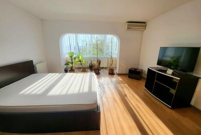 Apartament cu 3 camere decomandat, mobilat în Badea Cârțan