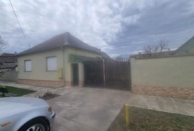 Casă cu 4 camere în Central - 2